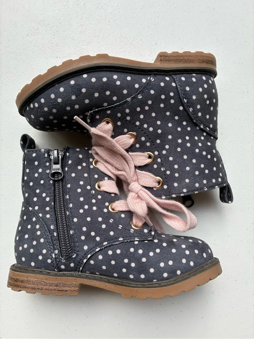 Cat & Jack Girls Polka Dot Ankle Boots Gray with Pink Laces Size 8